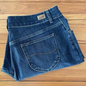 Lee Women's Straight Leg Relaxed Fit Mid-rise Blue Jeans Size 20W Petite
